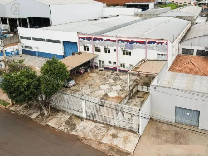 Barracão para alugar em Londrina, Parque Comercial Quati, com 1400 m²