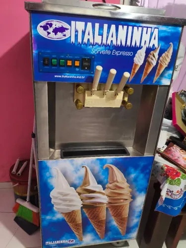 Vendo máquina Italianinha de sorvete