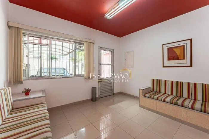 Grande oportunidade! Casa 2 Dormitórios, 1 Suite, mais edícula e 1 vaga de garagem!