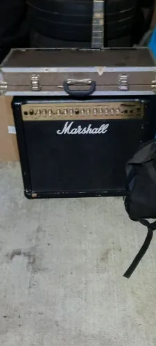 Caixa amplificada marshall mgx 100 dfx