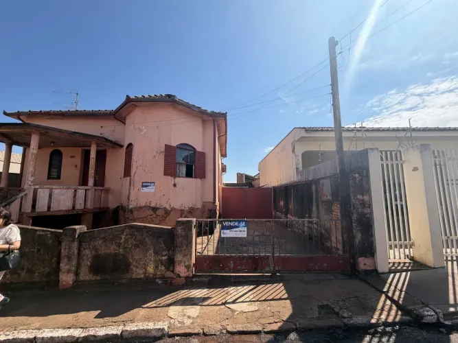 Excelente localizacao Casa a venda Centro