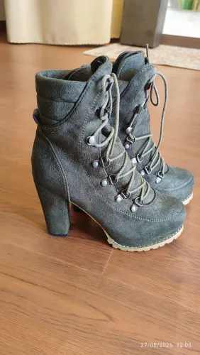 Bota coturno feminino 