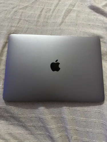 Macbook Pro 13 | 2019 (Defeito na Tela)