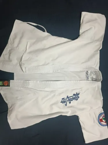 Kimono Karatê Kyokushin Kiai Oficial Tamanho M2 (Com Faixa Branca)