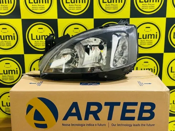 Promoção - Farol Corsa/Montana 04/10 Fumê Arteb - NOVO