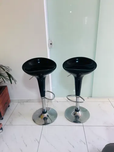 Dois Bancos para Bancada
