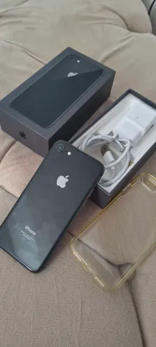 iPhone 8 64 GB na caixa completo