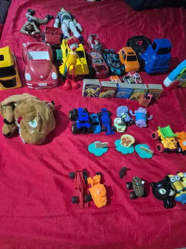 Brinquedos de bebês e crianças