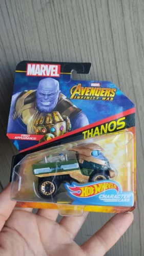 Hotwheels vingadores thanos marvel. Importado