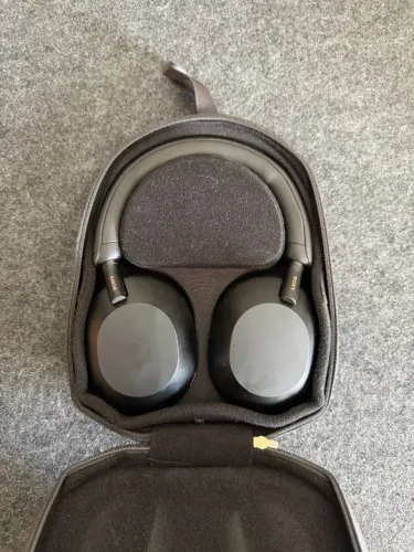 Sony WH-1000XM5 Preto - Semi-novo