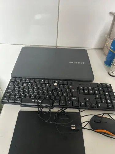 Notebook Samsung core I3
