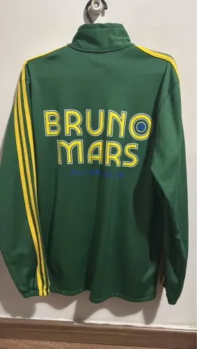 jaqueta oficial lançada exclusivamente para a turnê Bruno Mars Live in Brasil 2024
