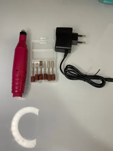 Lixa de unha elétrica Bivolt acompanha todas brocas nova lacrada