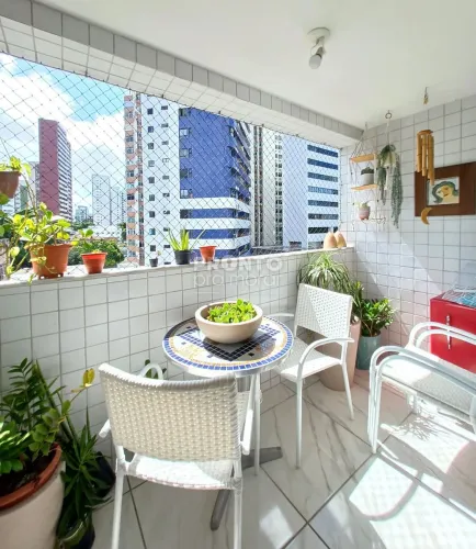 Apartamento com 3 quartos em Espinheiro