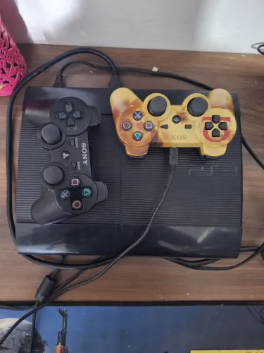 PS3(PLAYSTATION 3 DESBLOQUEADO, DESBLOQUEIO QUE PODE BAIXAR JOGOS DENTRO DELE MESMO)