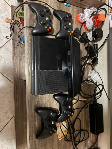 Xbox 360+Kinect 4g