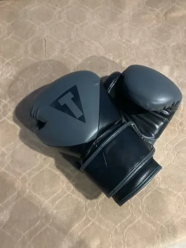 Luva de Boxe TITLE 12oz + Bandagem 5m
