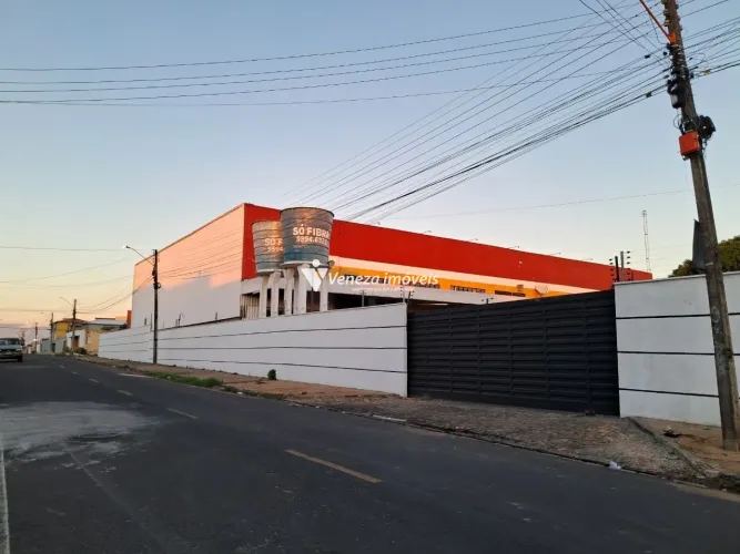 Galpão no Bairro Lourival Parente para aluguel - estrutura ampla