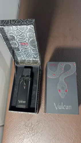 Perfume vulcan black. Usado 3x