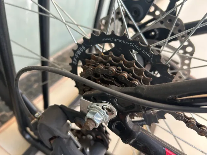 VAGA DE MECÂNICO DE BICICLETAS 
