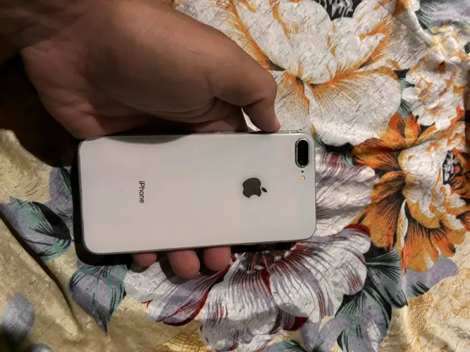 iPhone 8 Plus