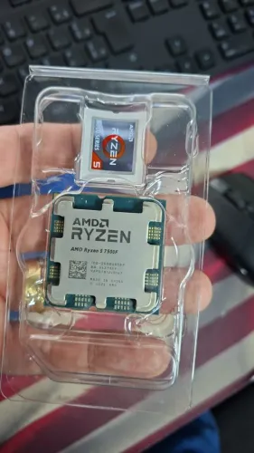 Processador AMD Ryzen 5 7500F (AM5) - Usado em Perfeito Estado!!! 10x SEM JUROS!!!