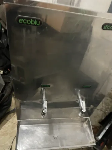 Bebedouro inox 50 litros 2 torneira 127 volts pouco tempo de usado todo bom
