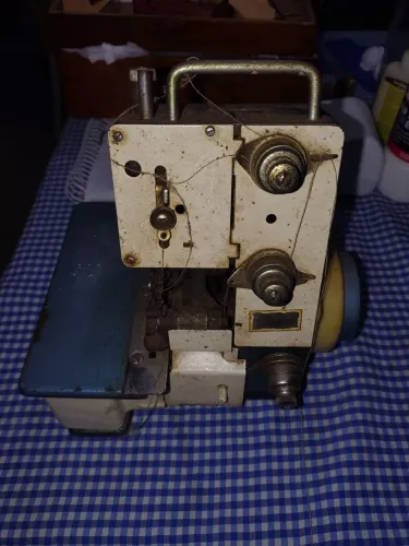 Vendo overloque portátil