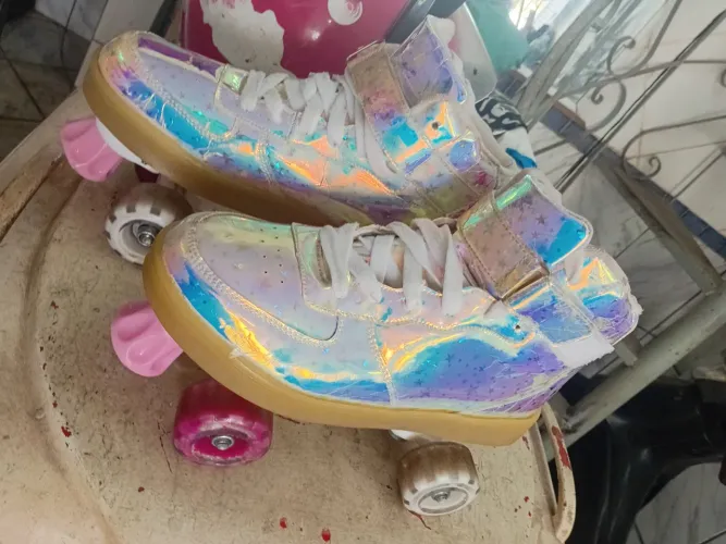 Patins semi novo