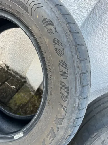 Pneu aro 15 R$ 100,00 o par 