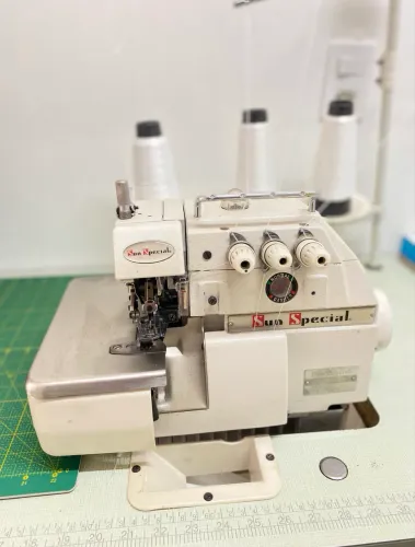 MÁQUINA OVERLOQUE INDUSTRIAL SUN SPECIAL SS737D-SM COMPLETA!