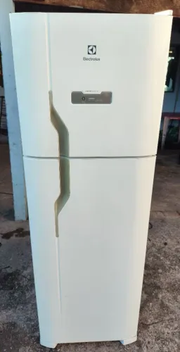 Geladeira Electrolux Frost Free com painel digital ENTREGO