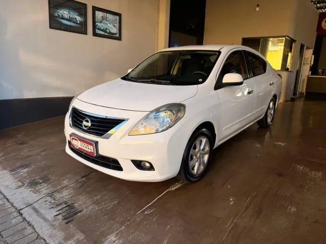 Nissan Versa SL 1.6 16V Flex Fuel 4P Mec. 2014