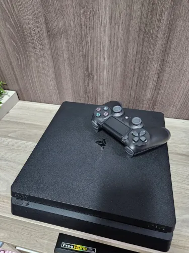 PS4 Slim- 2TB