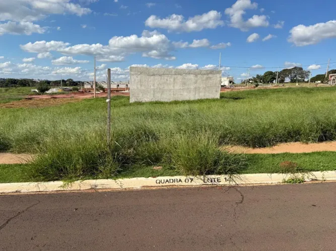 Imóvel para venda possui 300 metros quadrados em Vila City - Paranavaí - PR