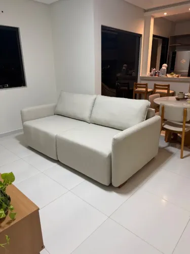 Sofá retrátil bege orgânico linho