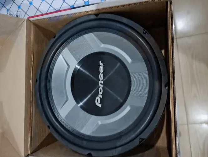 Subwoofer Pioneer 12 Polegadas Estado de novo.