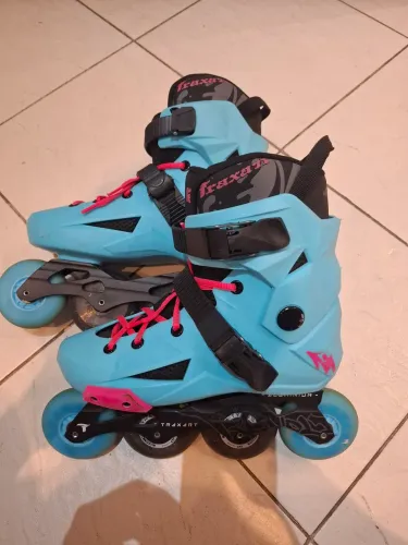 Patins Traxart Revolt 37-38 com rodinhas led - Excelente Estado