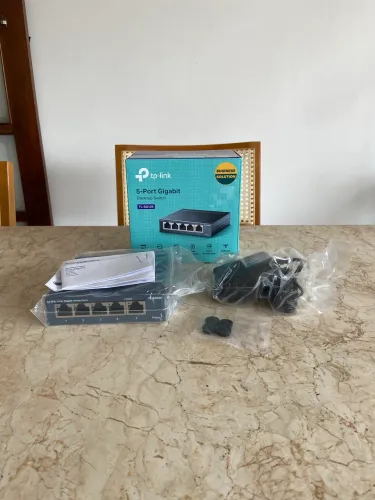 Switch Desktop TP-Link TL-SG105 Gigabit 5 Portas