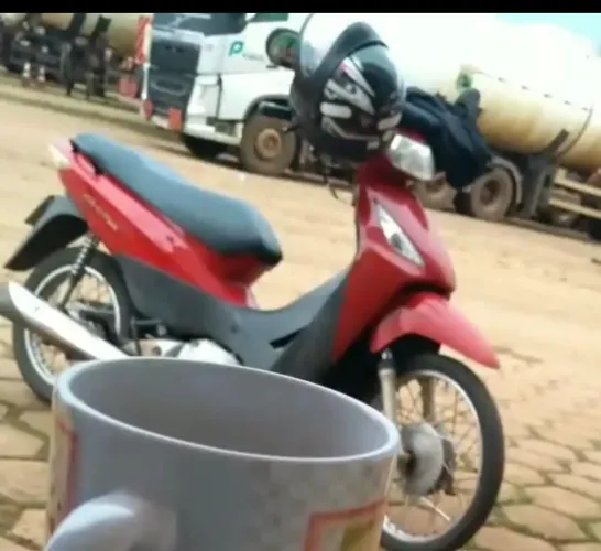 Vendo moto Honda biz