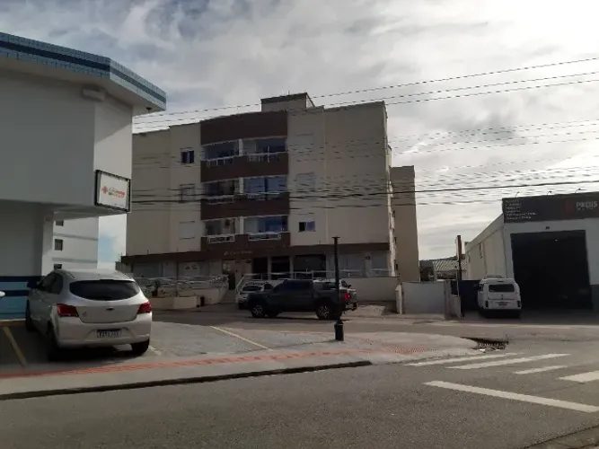 Alugo apartamento de 3 quartos em São José sc 