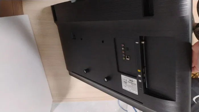 Tv Samsung apenas com tela trincada
