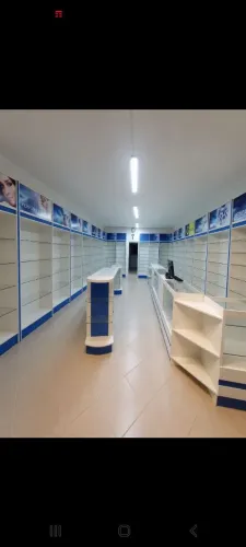 Móveis para farmácia ou lojas