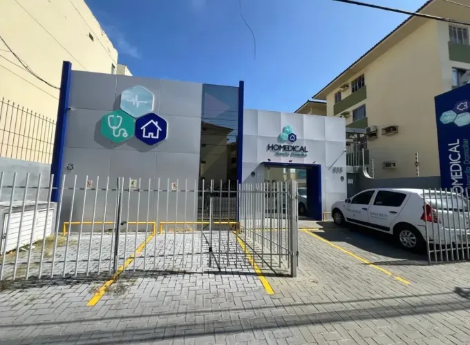 Prédio Comercial para Aluguel na Av. João Davino - Maceió
