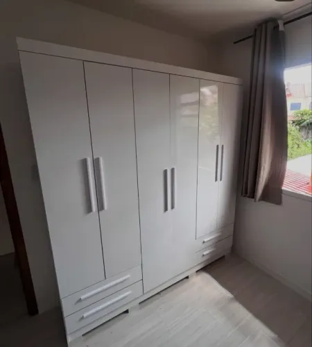 Promoção Guarda Roupa Branco 6 portas - 23/02/26   