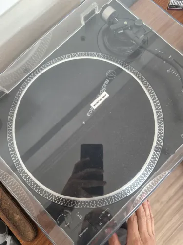 Toca discos Audio-Technica AT-LP120