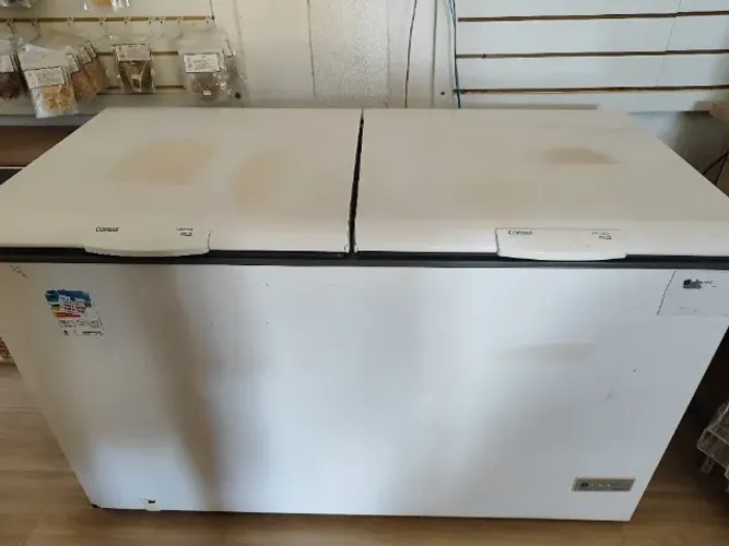 VENDO! Freezer em Bom estado , 02 tampas 534 litros!