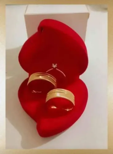 Par de Alianças Anatômicas Retas Escv 8mm Ouro18K Banho + Solitário. Casamento - Promoção