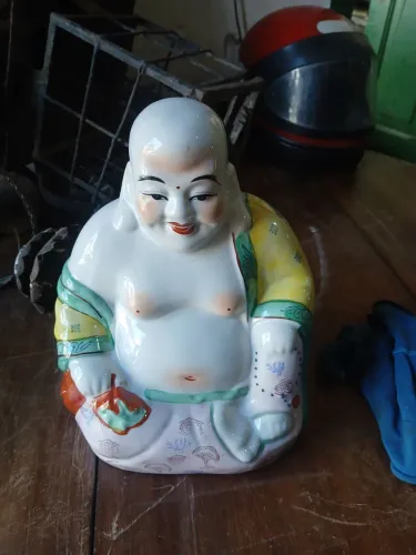 Buda em louça 23 altura