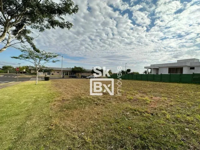 Terreno à venda no Condomínio Cyrela Buritis com 582 m²- Uberlândia/MG.